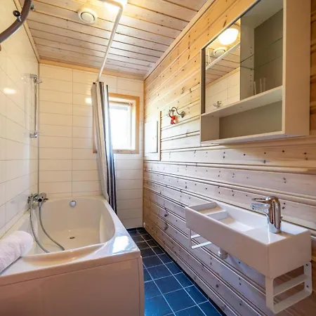 Holiday home Lakehouse - 14p - With Sauna & By The Water Vradal