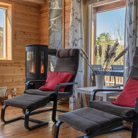Lakehouse - 14p - With Sauna & By The Water *