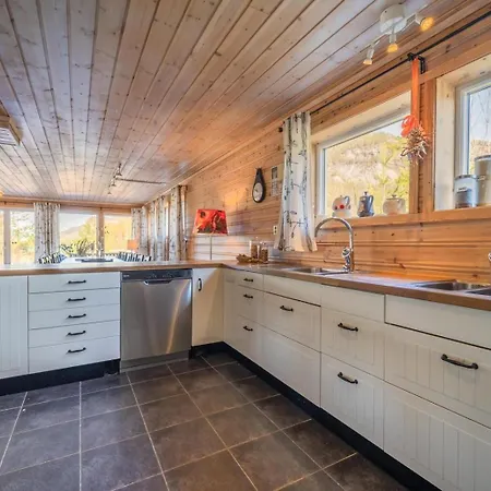 Lakehouse - 14p - With Sauna & By The Water Holiday home *